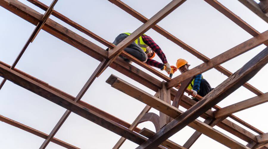 Professional gutter cleaning services in Ellinger, TX